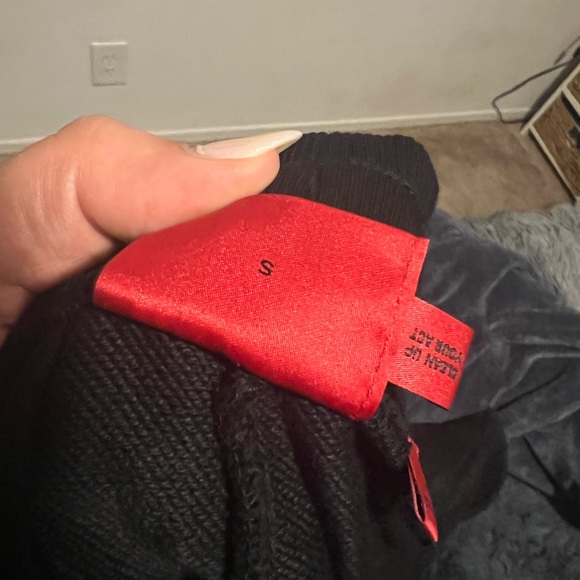 HUGO - Picture 4 of 6